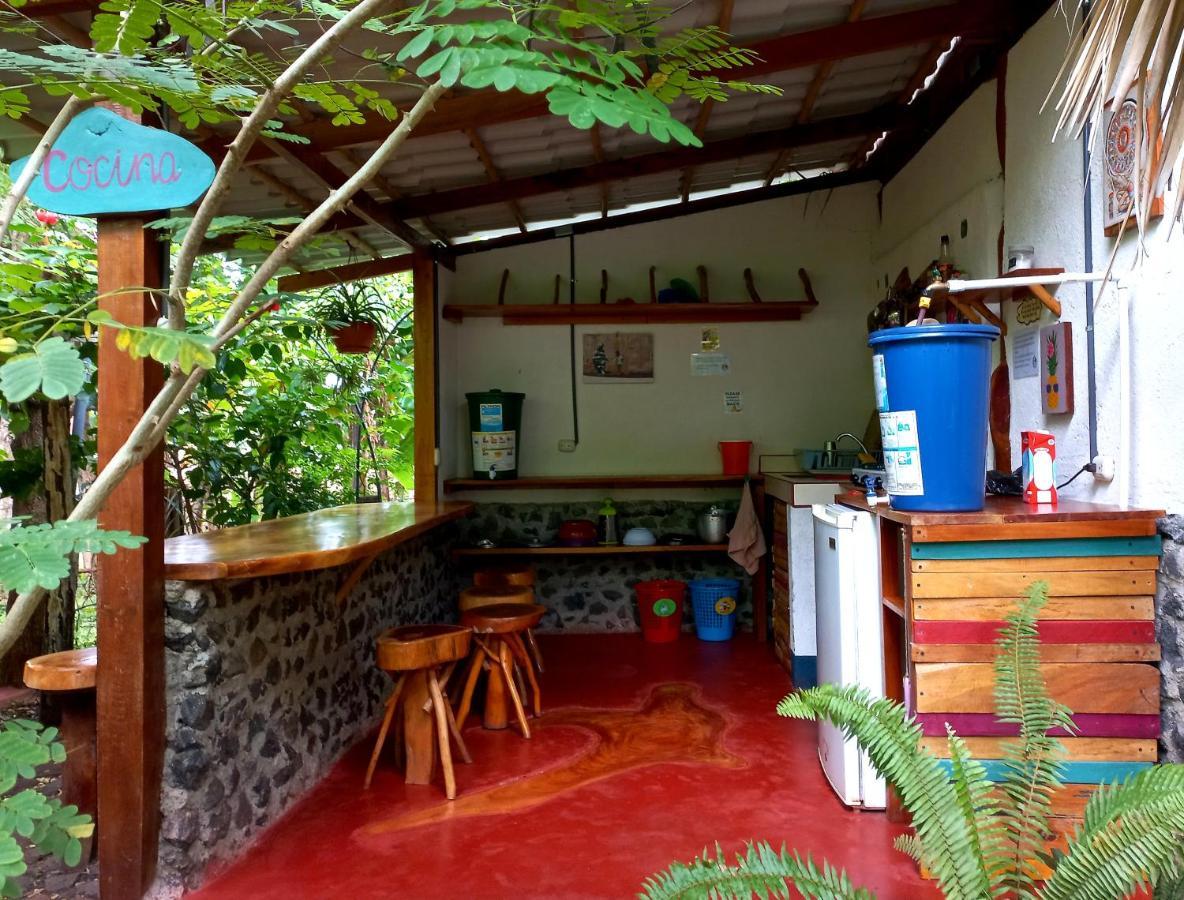 La Urraca Loca Hostel Balgue المظهر الخارجي الصورة
