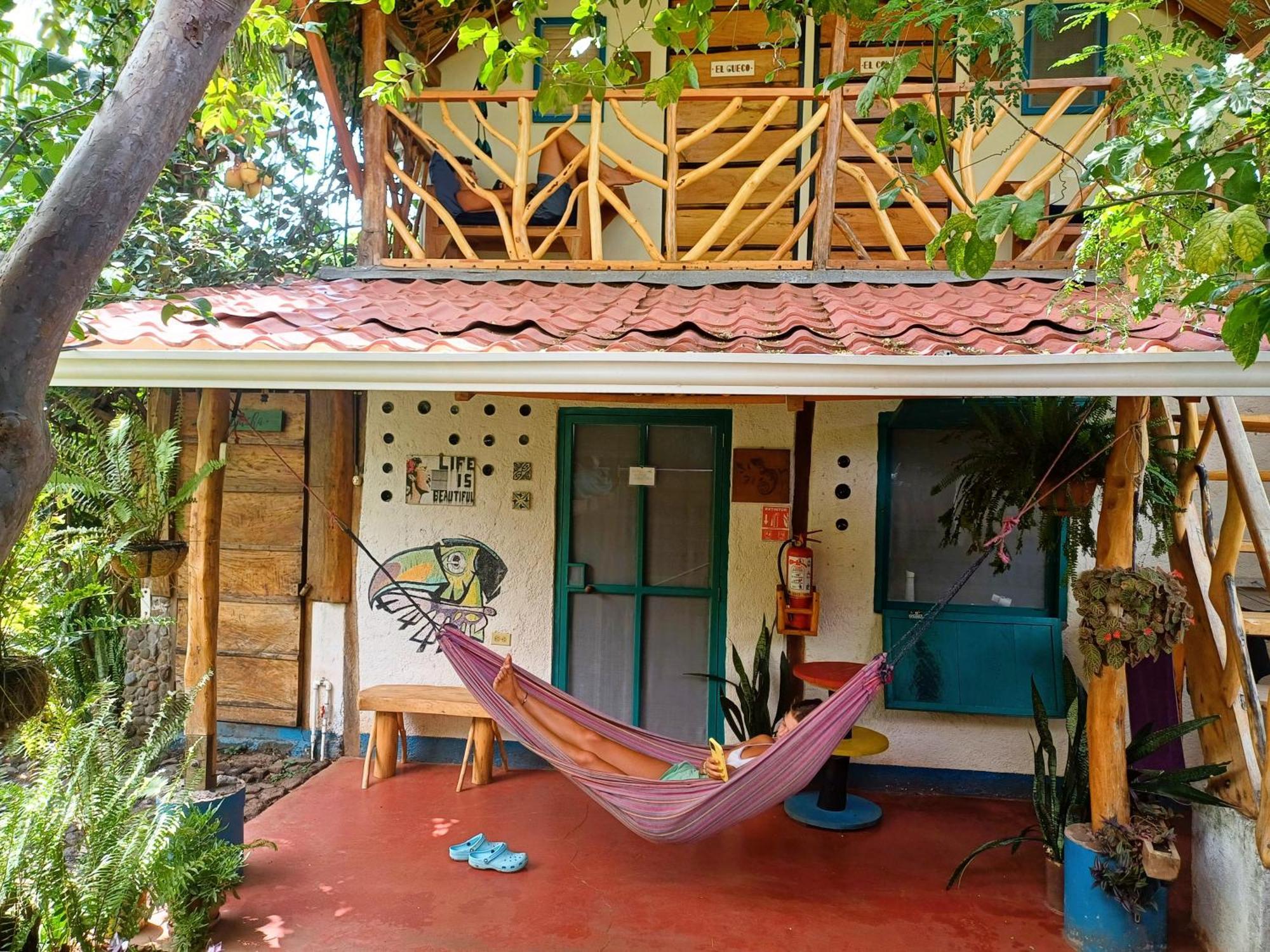 La Urraca Loca Hostel Balgue المظهر الخارجي الصورة