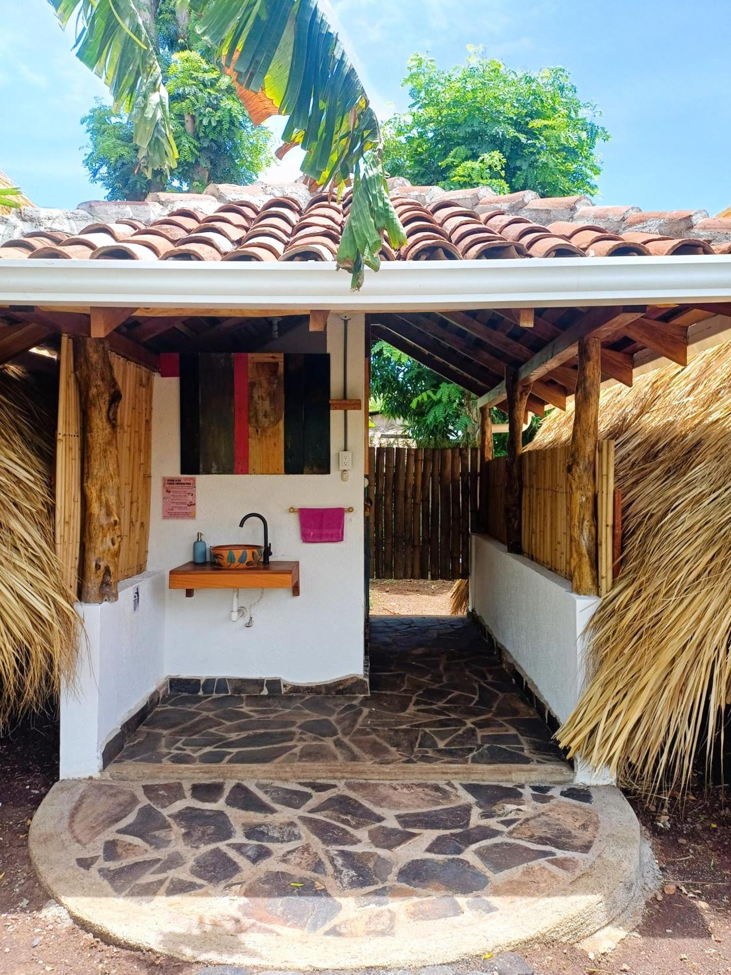 La Urraca Loca Hostel Balgue المظهر الخارجي الصورة